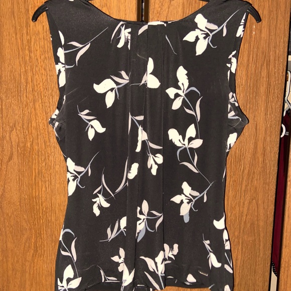 NWOT Lg Calvin Klein sleeveless top - Picture 1 of 3